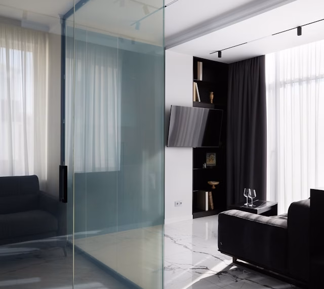 Nettoyer marbre avec un chiffon microfibre et un produit au pH neutre.