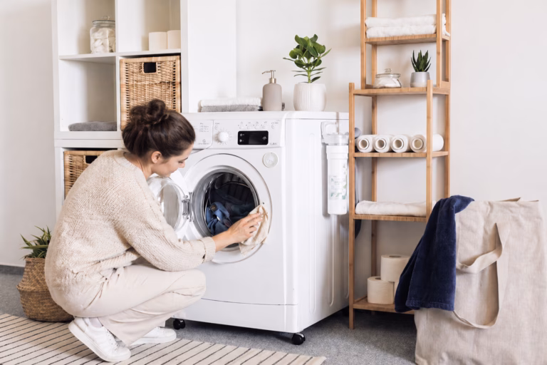 Expert NOBO pour nettoyer son sèche-linge et retirer le filtre à peluches.